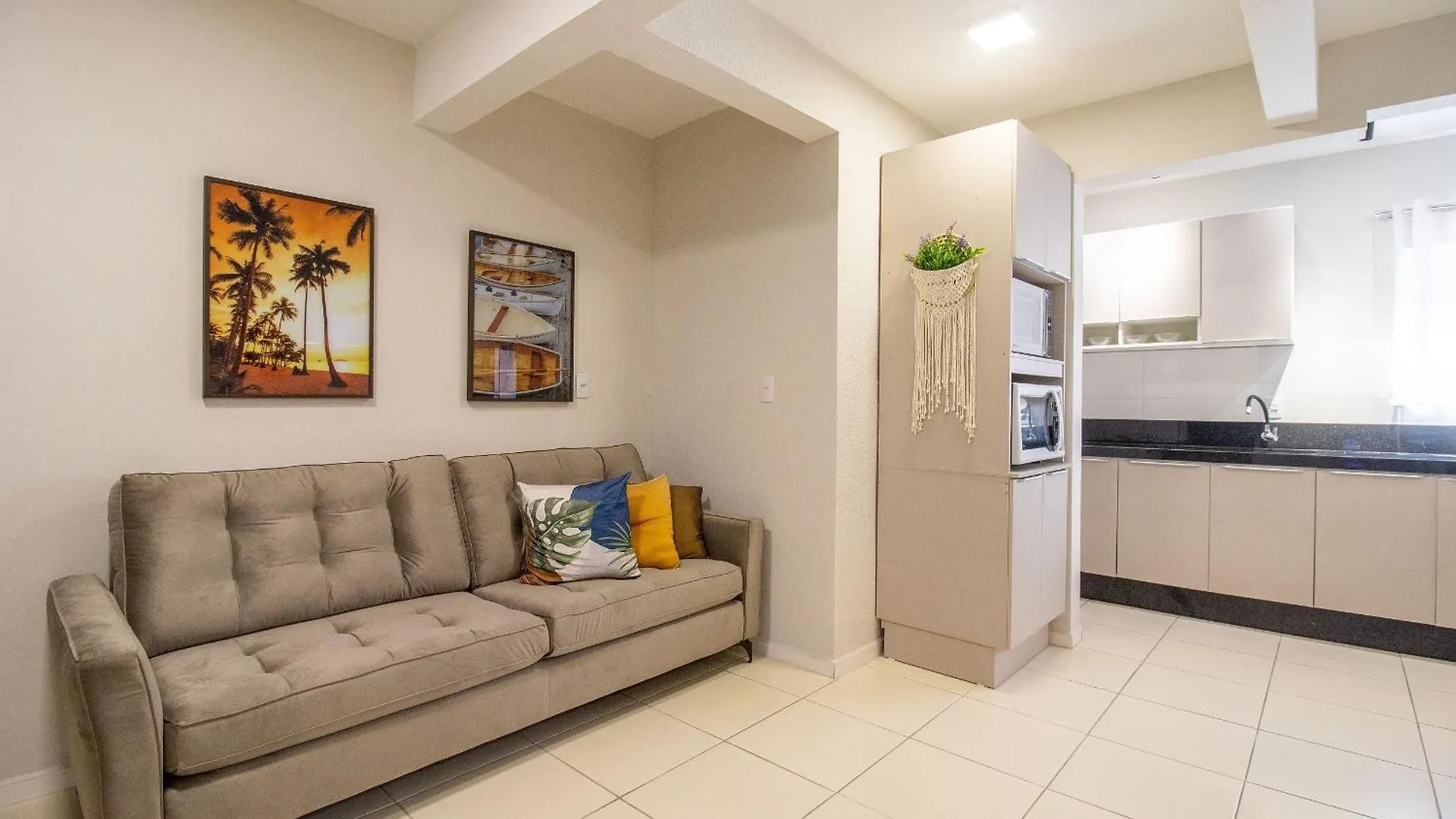 Апартаменты Joa33 - 3 Dorm, Climatizado, Garagem Балнеариу-Камбориу